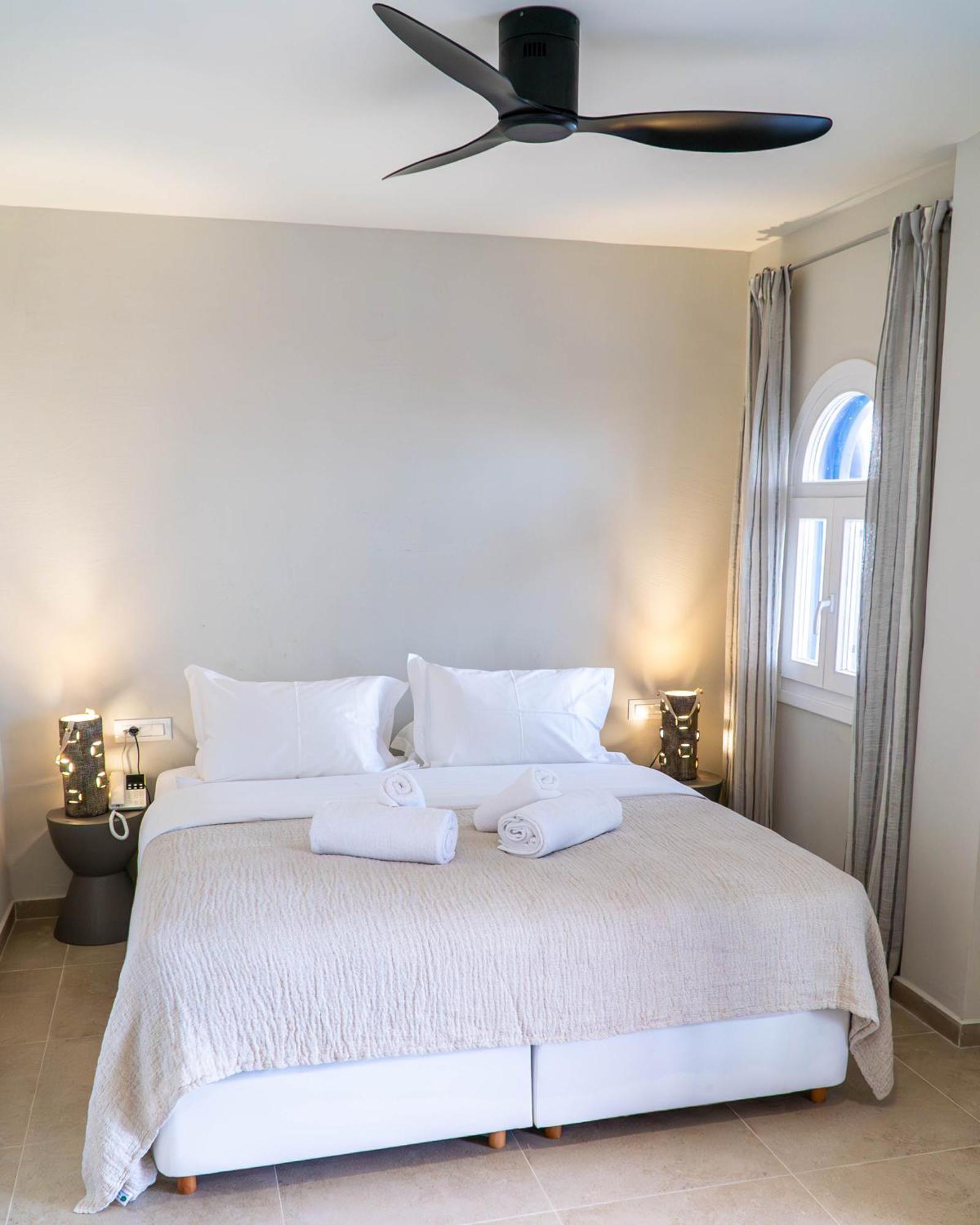 The Noverian Bios Santorini Boutique Hotel Fira (Santorini) Quarto foto