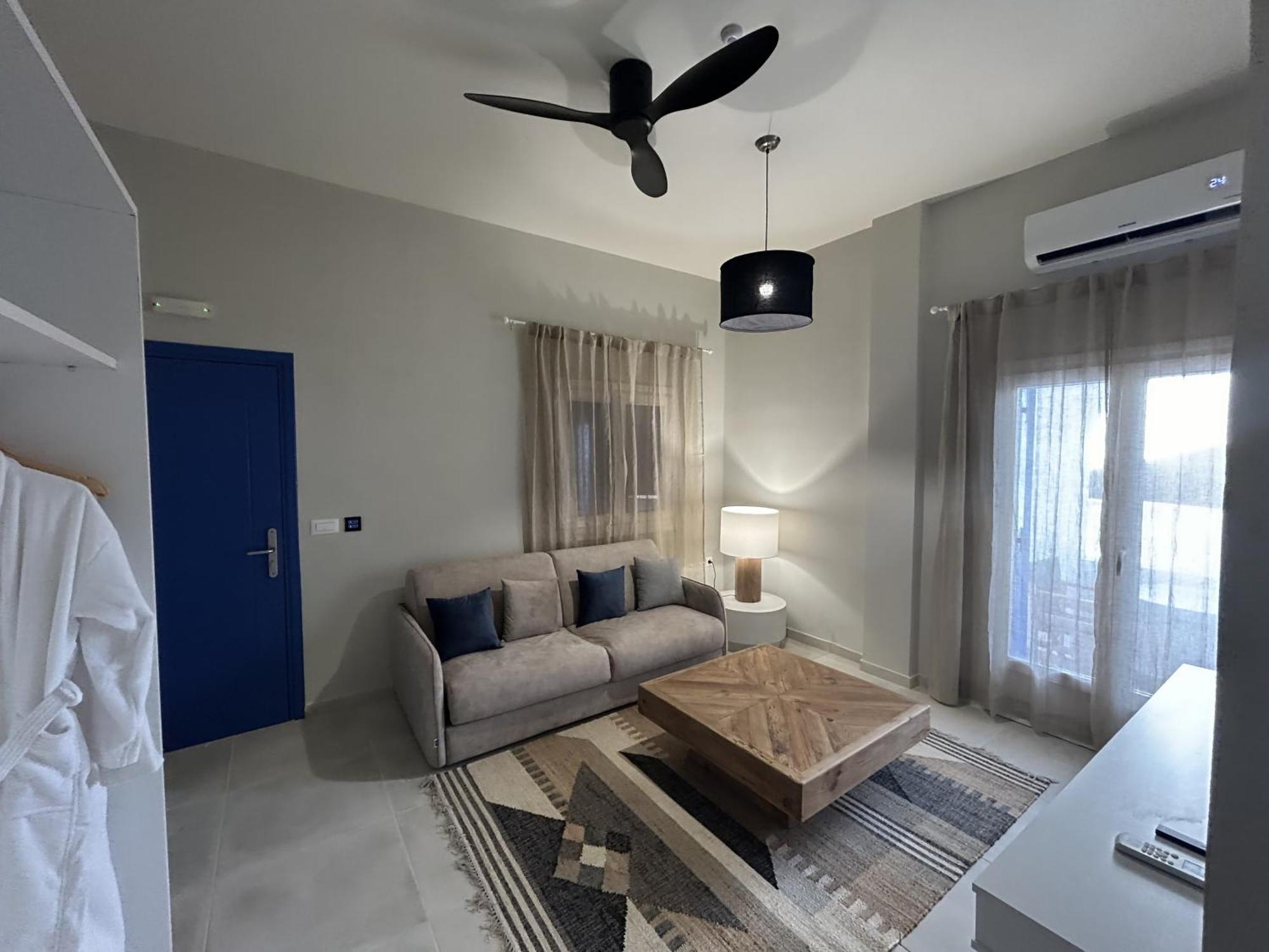 The Noverian Bios Santorini Boutique Hotel Fira (Santorini) Quarto foto