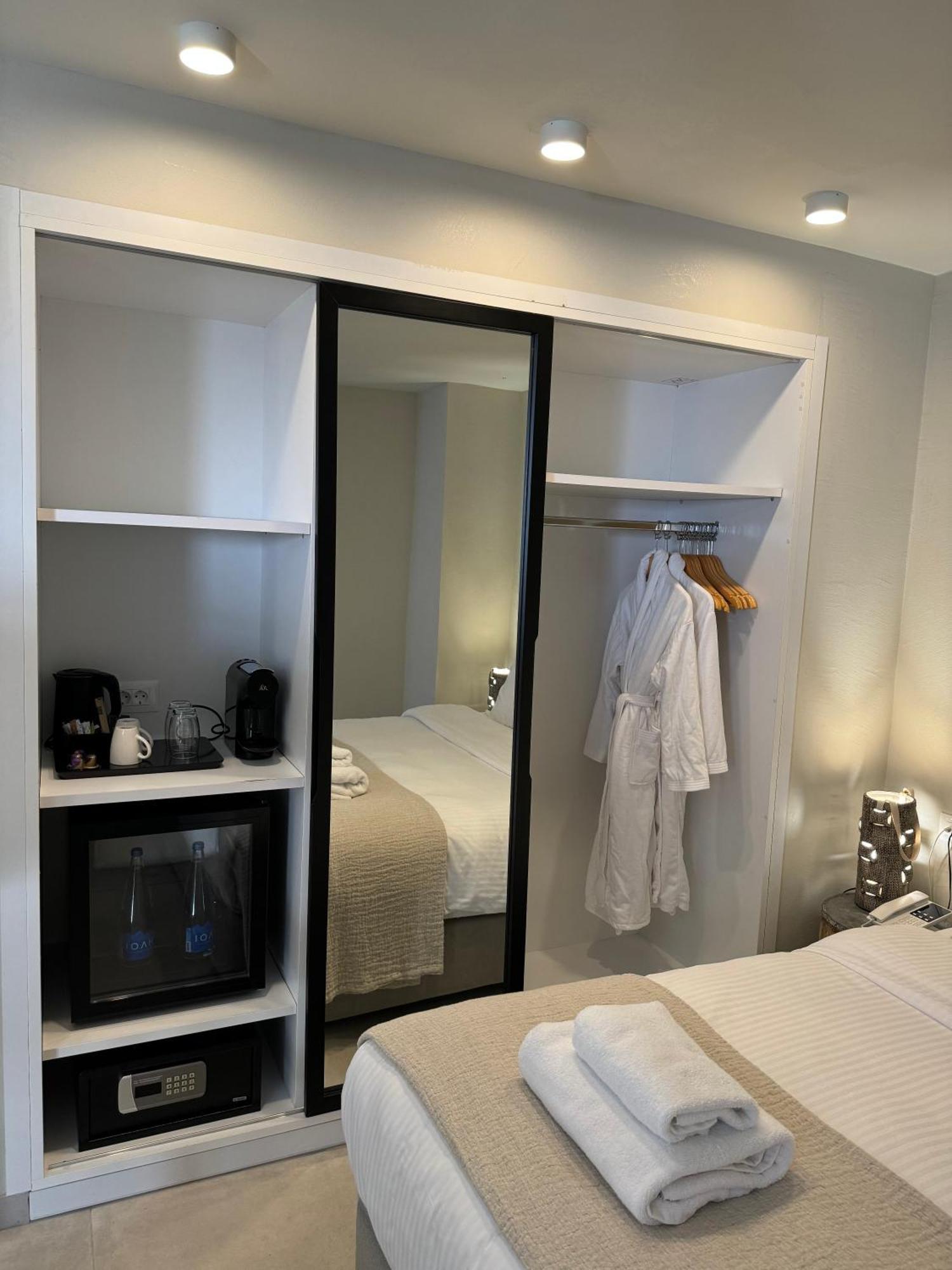 The Noverian Bios Santorini Boutique Hotel Fira (Santorini) Quarto foto