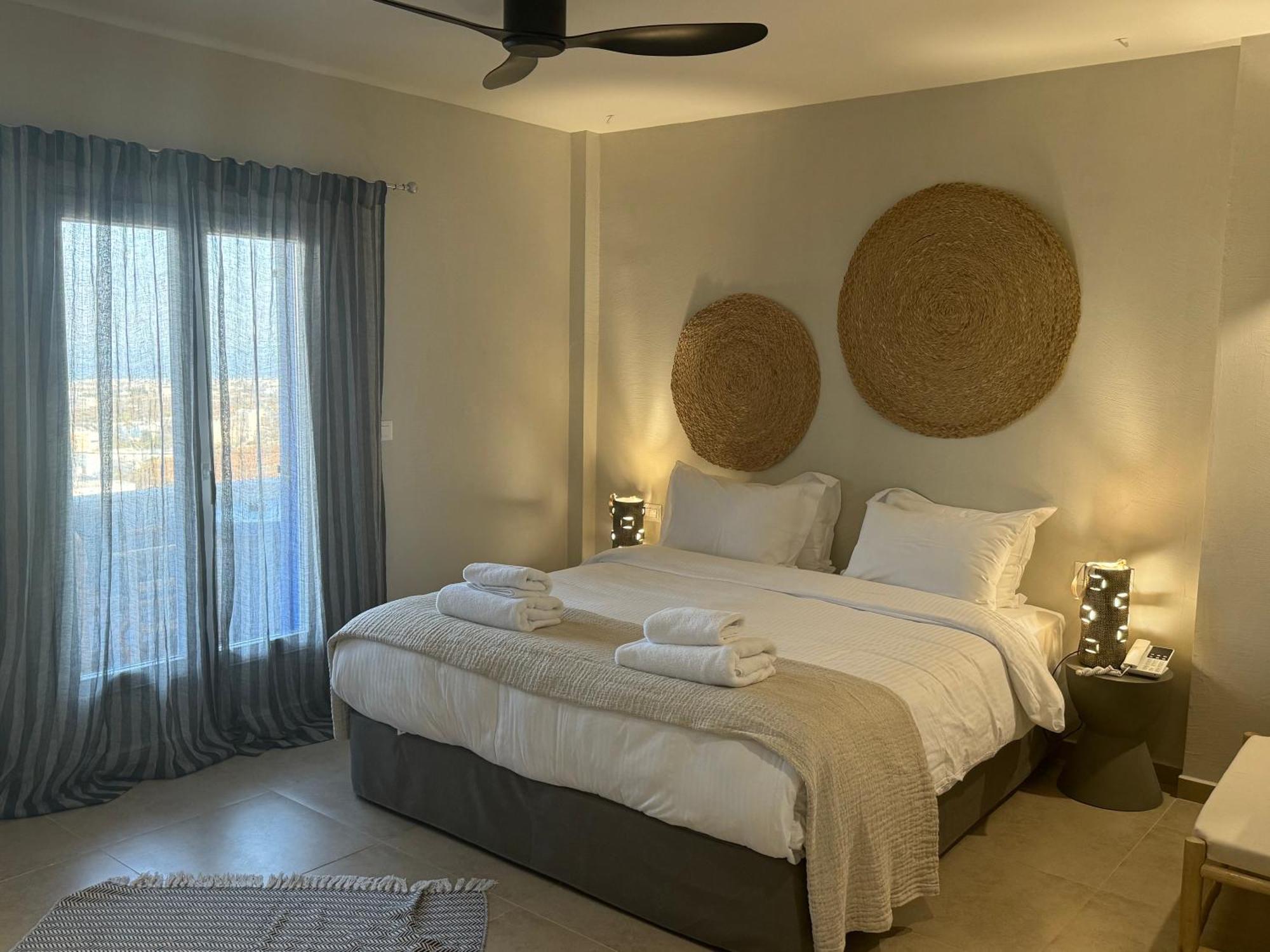 The Noverian Bios Santorini Boutique Hotel Fira (Santorini) Quarto foto